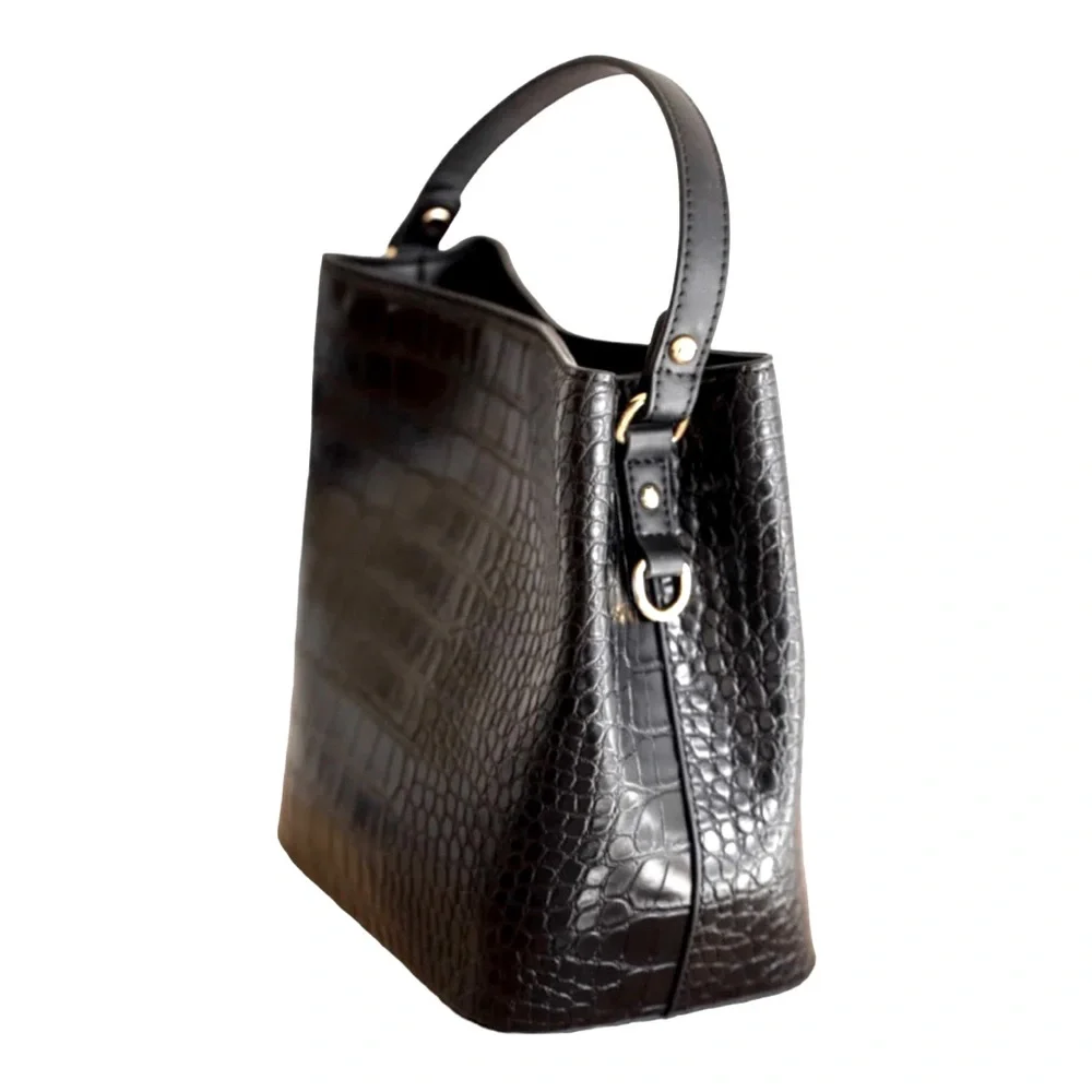 NEW Aota Elena Bucket Bag in Black - Picture 4 of 6